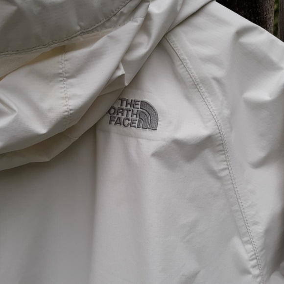 **SOLD**The North Face White Raincoat S - Picture 6 of 6